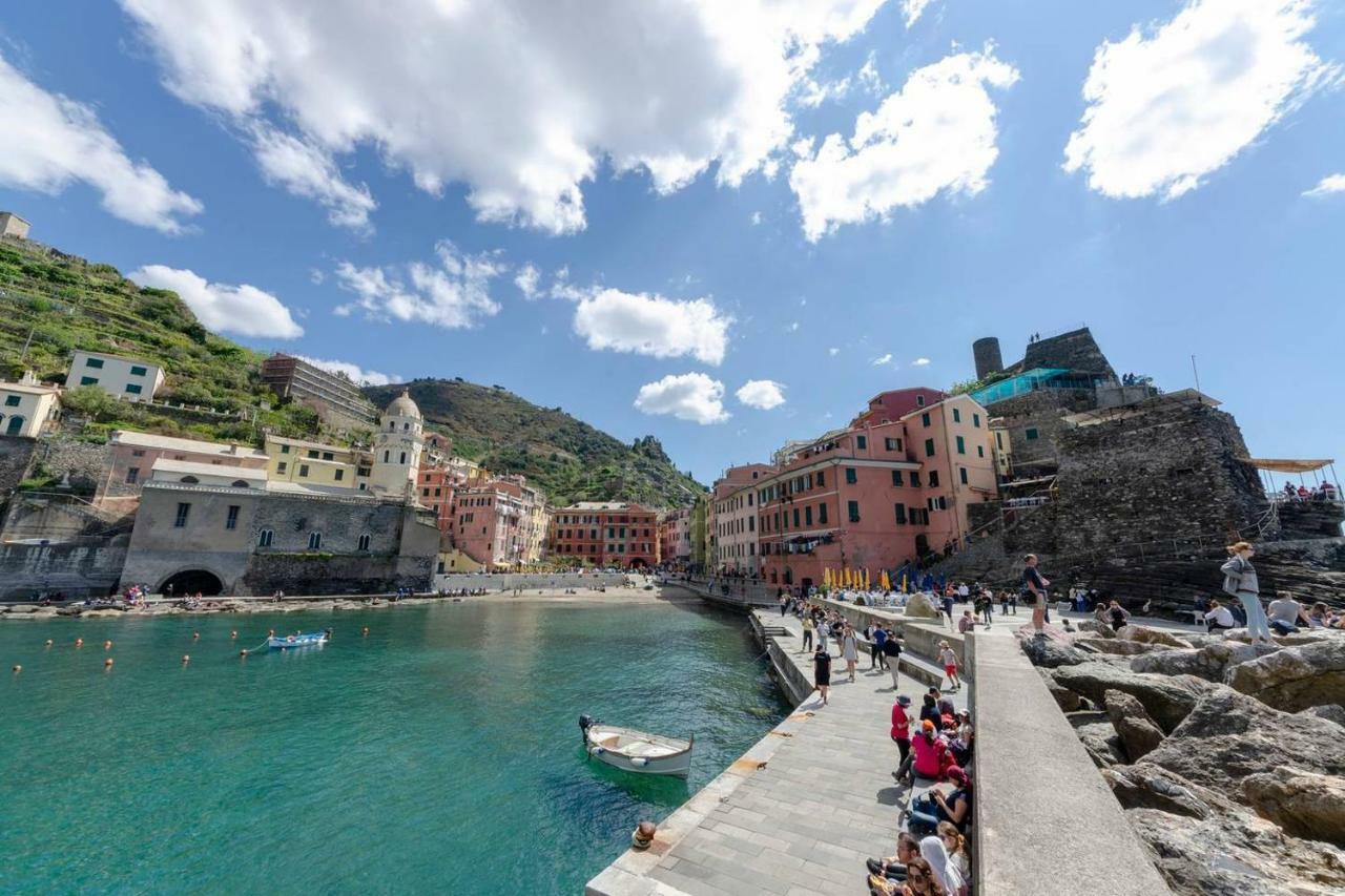 Joivy Family Flat With Little Patio, Cinque Terre Apartment Vernazza Bagian luar foto