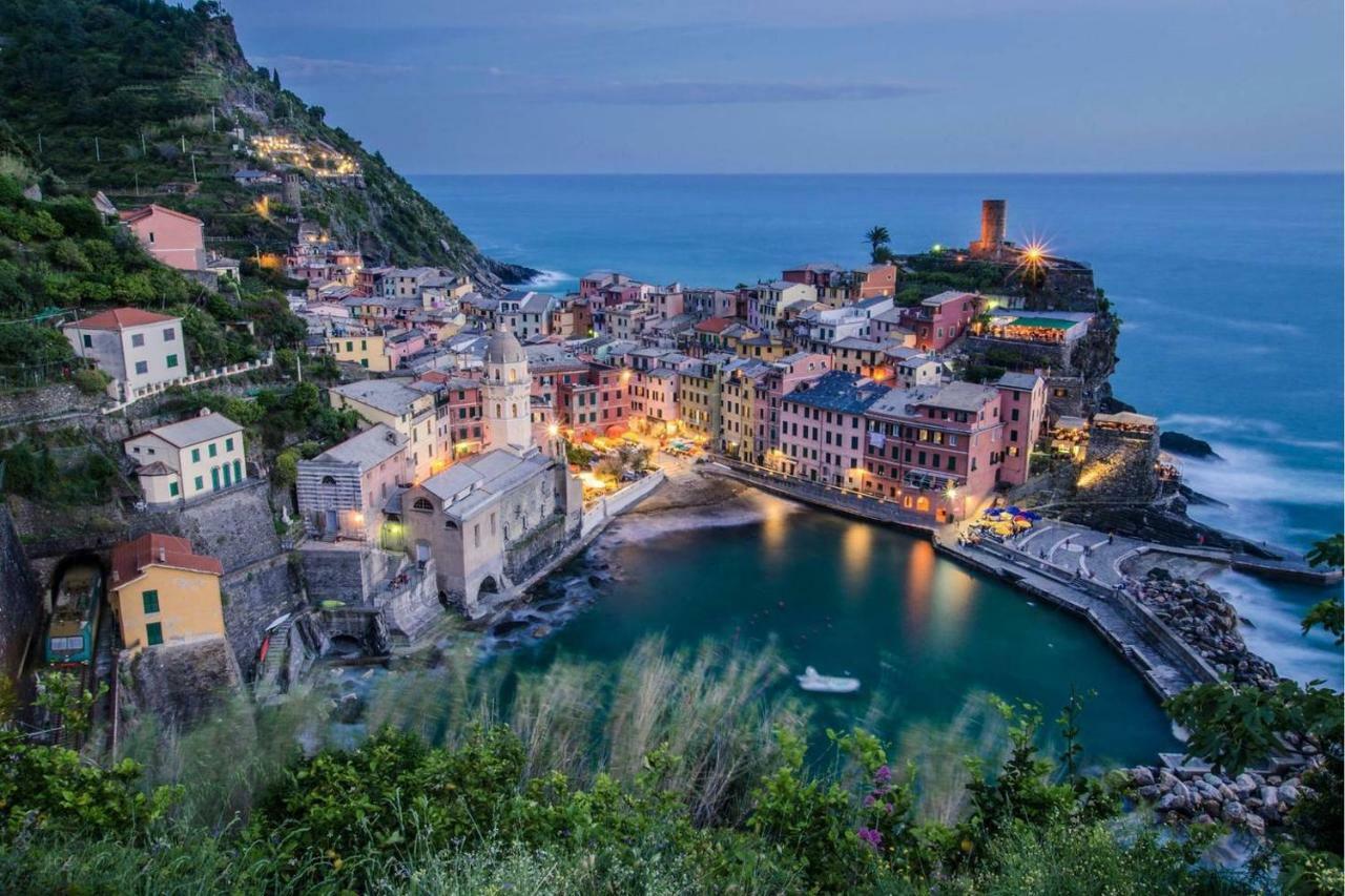 Joivy Family Flat With Little Patio, Cinque Terre Apartment Vernazza Bagian luar foto