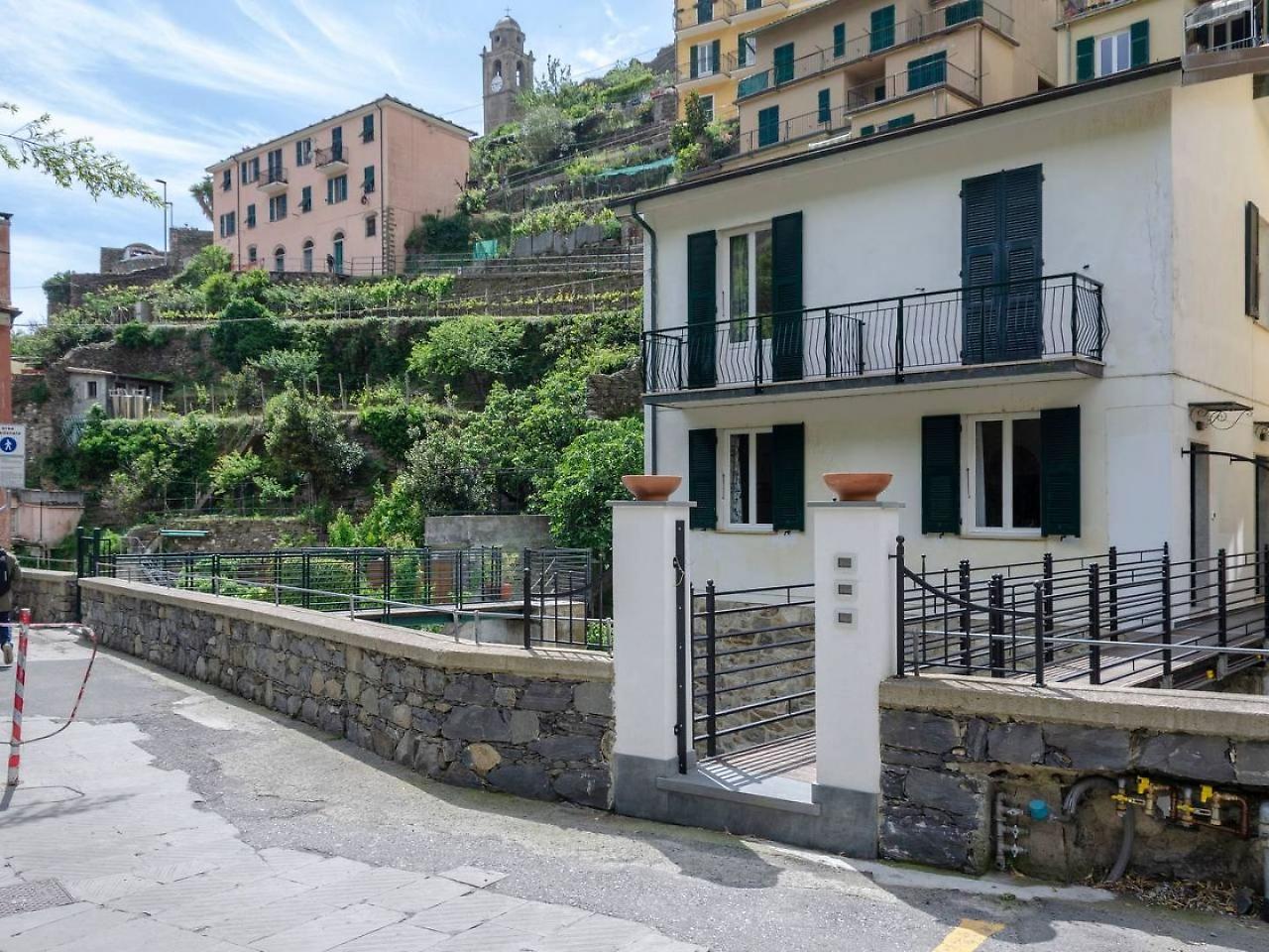 Joivy Family Flat With Little Patio, Cinque Terre Apartment Vernazza Bagian luar foto